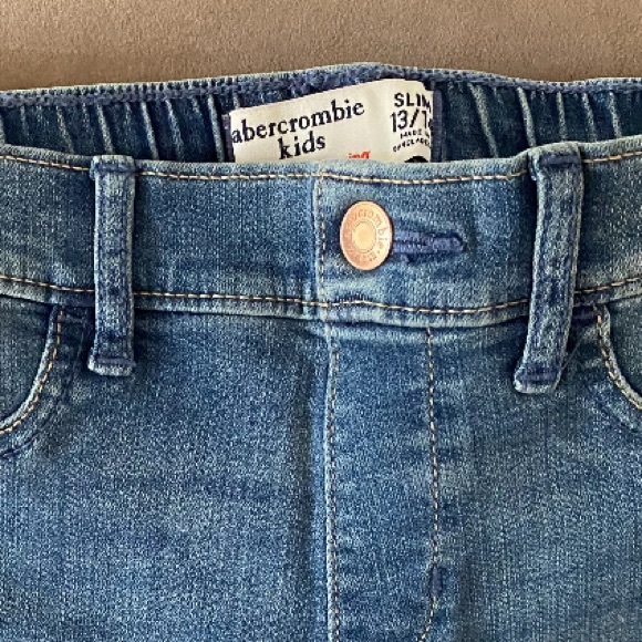 Abercombie Kids Jeans - Picture 3 of 3